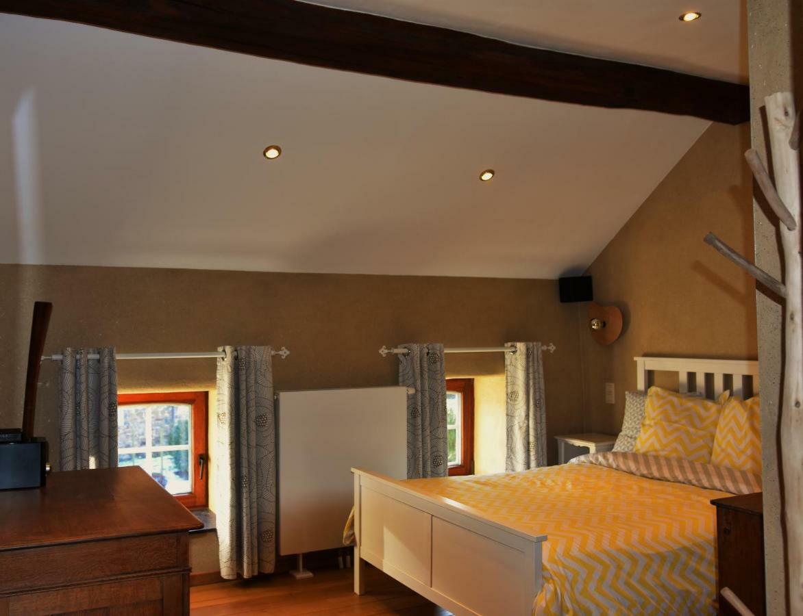 Les Houx De Mathieu Villa Engis Exteriör bild